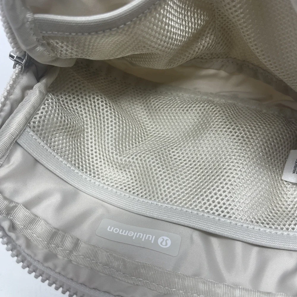 Lululemon Everywhere Belt Bag 1L ONE SIZE Off White Ivory LU9AZ5S -Preowned
